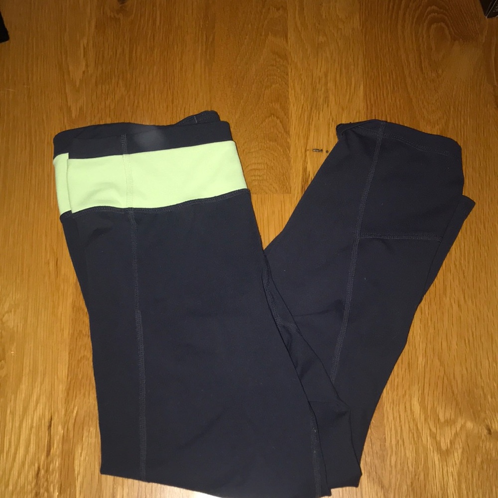 Grey crop leggings